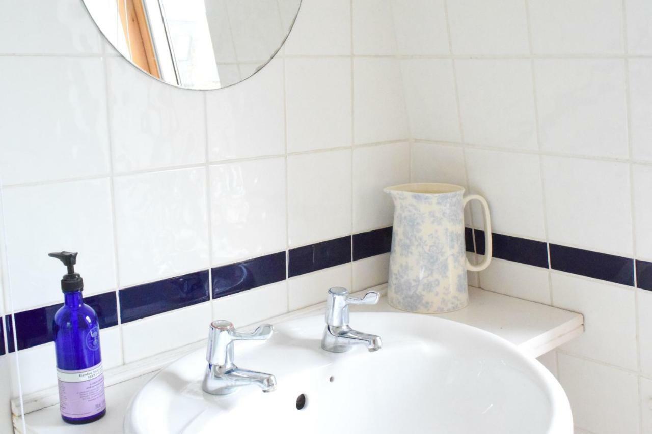 3 Bedroom Family House With A Superb Kitchen And Garden London Eksteriør billede
